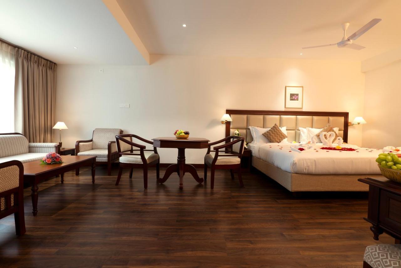 Issacs Residency Hotel Munnar Bagian luar foto