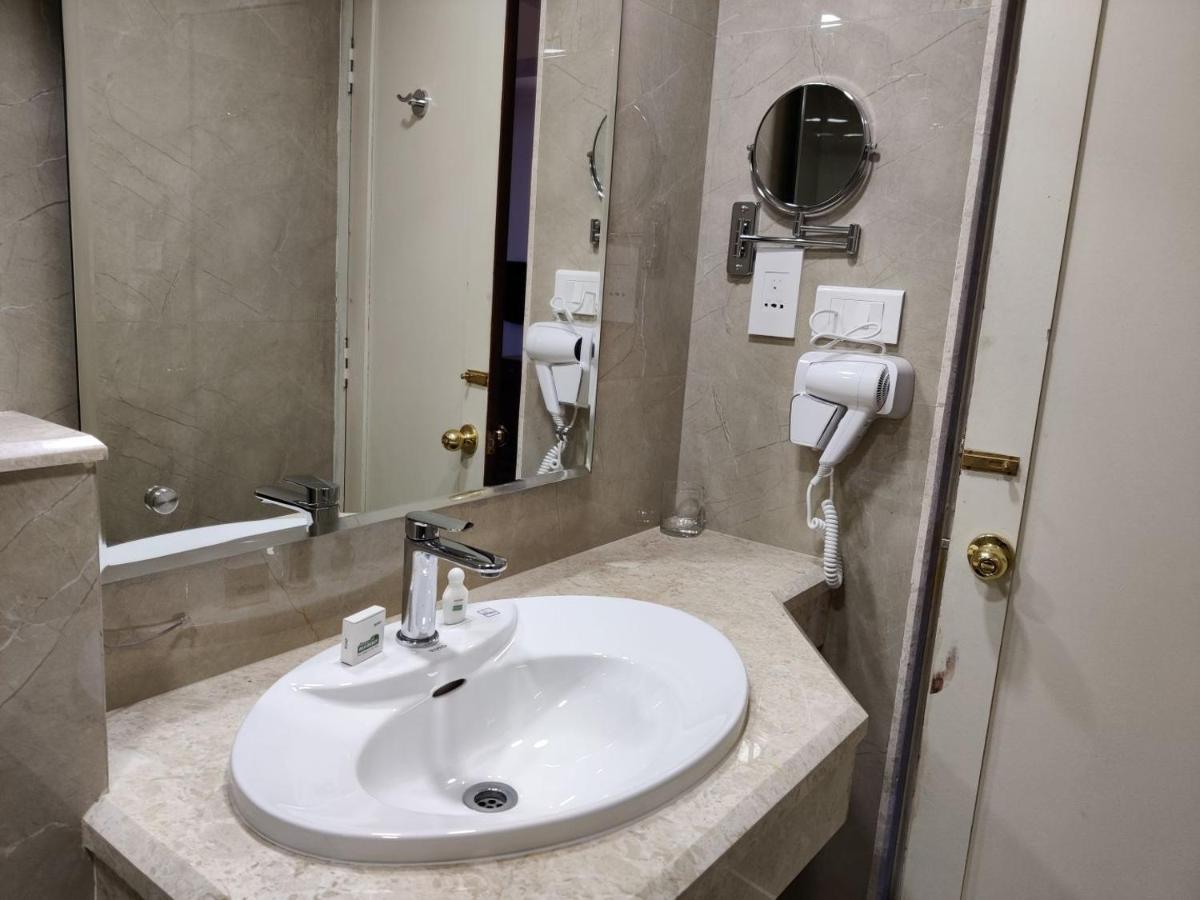 Issacs Residency Hotel Munnar Bagian luar foto