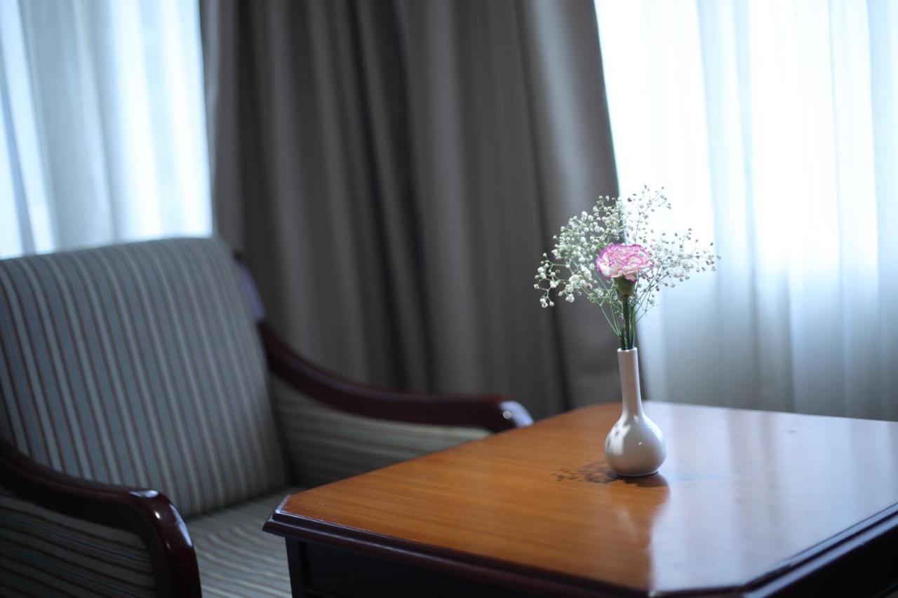 Issacs Residency Hotel Munnar Bagian luar foto